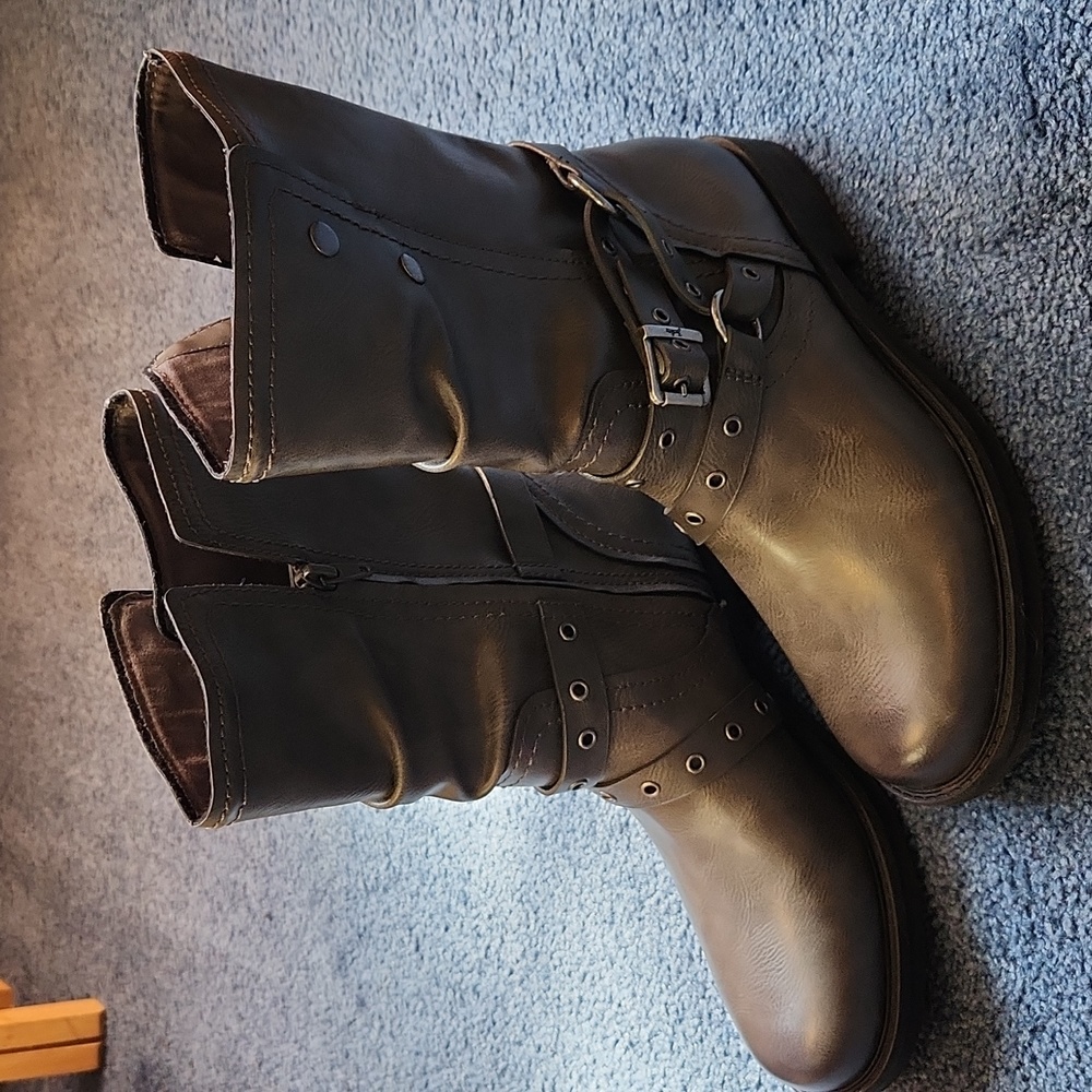 Zodiac Grey Boot
